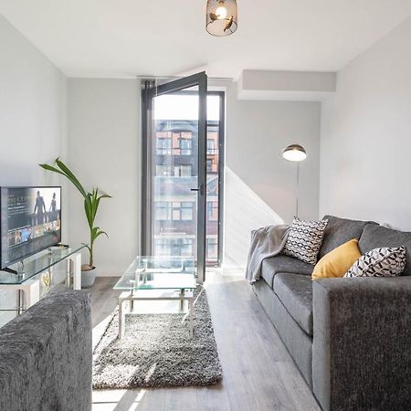New Build - 2 Bed Snug Modern Apartment - Juliet Balcony - Roof Top Terrace - Digbeth, Birmingham City Centre - Free Netflix & Smart Tv Kültér fotó