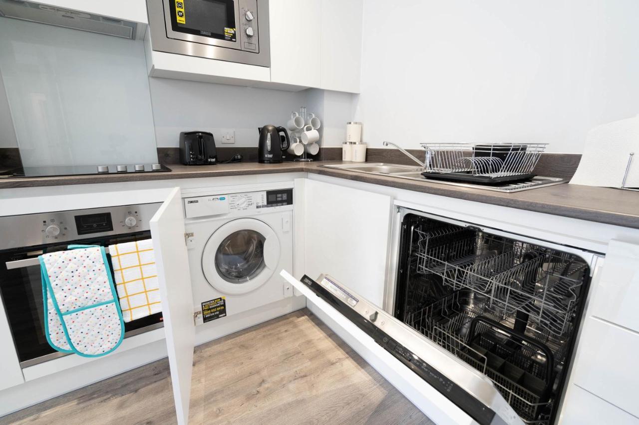 New Build - 2 Bed Snug Modern Apartment - Juliet Balcony - Roof Top Terrace - Digbeth, Birmingham City Centre - Free Netflix & Smart Tv Kültér fotó