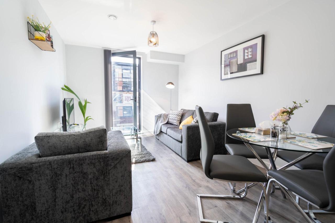 New Build - 2 Bed Snug Modern Apartment - Juliet Balcony - Roof Top Terrace - Digbeth, Birmingham City Centre - Free Netflix & Smart Tv Kültér fotó