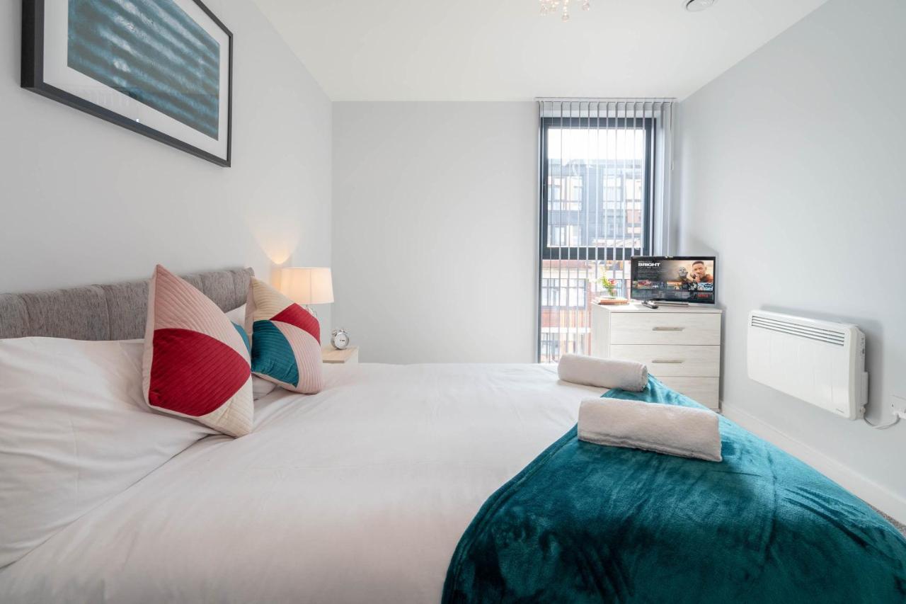 New Build - 2 Bed Snug Modern Apartment - Juliet Balcony - Roof Top Terrace - Digbeth, Birmingham City Centre - Free Netflix & Smart Tv Kültér fotó