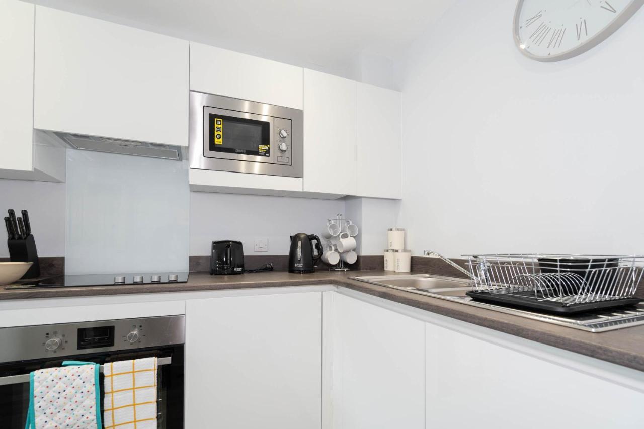 New Build - 2 Bed Snug Modern Apartment - Juliet Balcony - Roof Top Terrace - Digbeth, Birmingham City Centre - Free Netflix & Smart Tv Kültér fotó